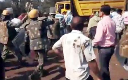 औद्योगिक प्रदूषण को लेकर ग्रामीणों ने किया चक्का जाम:लोगों को हटाने पुलिस ने भांजी लाठी, भागे लोग