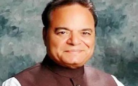 BREAKING NEWS : भारत जोड़ो यात्रा में कांग्रेस सांसद का निधन....राहुल गांधी के साथ चलते वक्त हार्ट अटैक आया, पंजाब में यात्रा रोकी गई