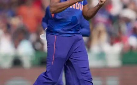 भारत-न्यूजीलैंड दूसरा वनडे:न्यूजीलैंड को छठा झटका...शमी ने लिया तीसरा विकेट, स्कोर 64/6