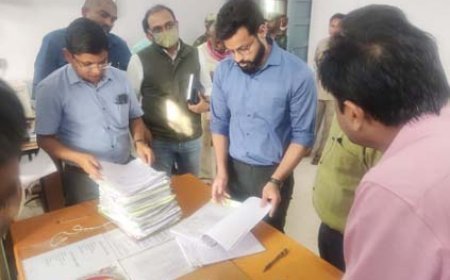 कलेक्टर को दिया गोलमोल जवाब हटाए गए स्वामी आत्मानंद स्कूल घुघुवा के प्राचार्य, स्टूडेंट के कैरियर से कोई समझौता नहीं