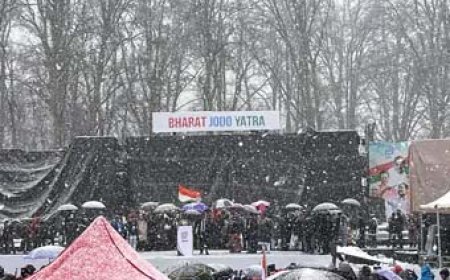 श्रीनगर में भारी बर्फबारी में राहुल की भावुक स्पीच.......बोले-कश्मीरियों और फौजियों की तरह मैंने अपनों को खोने का दर्द सहा