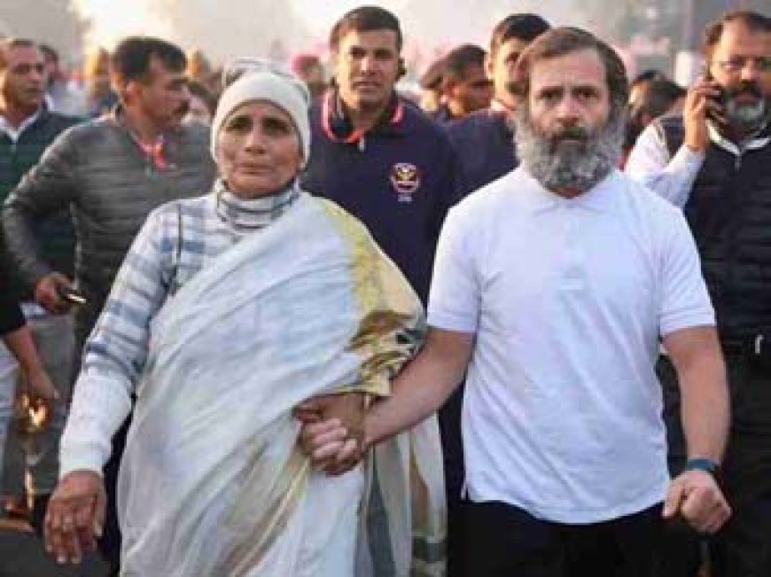 पंजाब के आदमपुर में राहुल गांधी के साथ चले विधायक देवेन्द्र यादव व उनकी मां पुष्पा यादव
