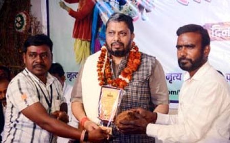 छत्तीसगढ़ लोककला महोत्सव में शामिल हुए के्रडा सदस्य विजय साहू....लोककला से ही हमें अपनी परंपरा के करीब जाने का मिलता है मौका