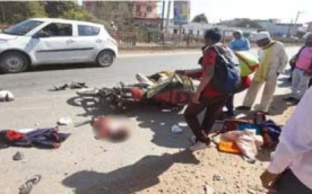 BREAKING :  छत्तीसगढ़ में भीषण सड़क हादसा: छठी कार्यक्रम में शामिल होने जा रहे थे… पिकअप ने मारी जोरदार टक्कर… पति-पत्नी, 10 माह के बच्चे सहित 1 महिला की गई जान