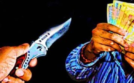 चाकू दिखाकर बाइक और मोबाइल लूटे:कंपनी से वापस घर लौट रहा था युवक, रास्ते में बाइक सवारों ने दिया वारदात को अंजाम