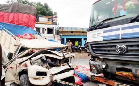 मुख्यमंत्री भूपेश बघेल जताया दुख सड़क हादसा एक ट्रक और पिकअप के बीच जोरदार टक्कर मे एक साथ 11 लोगों की मौत हो गई