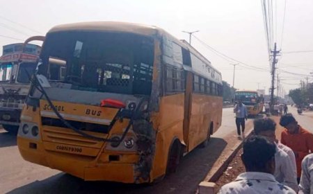 CG BREAKING : कांग्रेस कार्यकर्ताओ से भरी बस का एक्सीडेंट, राहुल गांधी की रैली में होना था शामिल