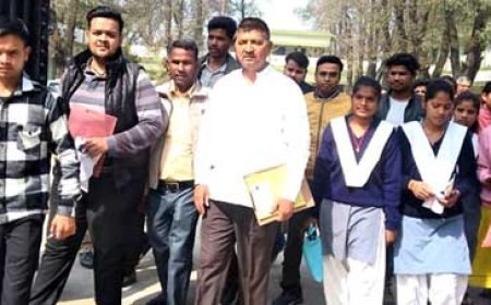 गजब: BJP के पूर्व विधायक पहुंचे 12वीं की परीक्षा देने, कहा-एलएलबी...