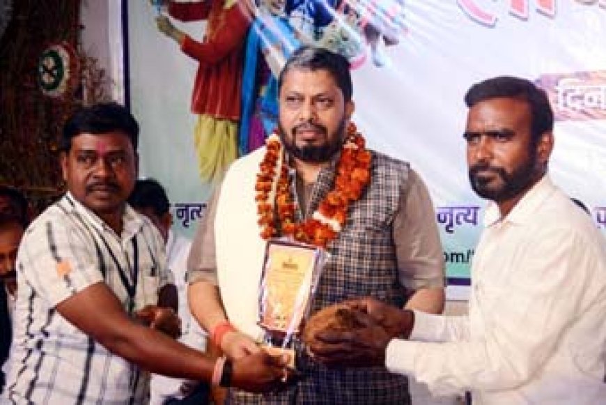 छत्तीसगढ़ लोककला महोत्सव में शामिल हुए के्रडा सदस्य विजय साहू....लोककला से ही हमें अपनी परंपरा के करीब जाने का मिलता है मौका