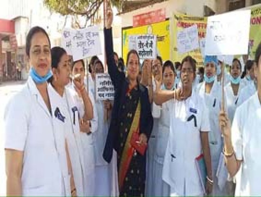 अंबेडकर अस्पताल की नर्सों की हड़ताल:मरीजों का ध्यान रखते हुए जताया विरोध, अब अनिश्चितकालीन हड़ताल पर जाने की है तैयारी