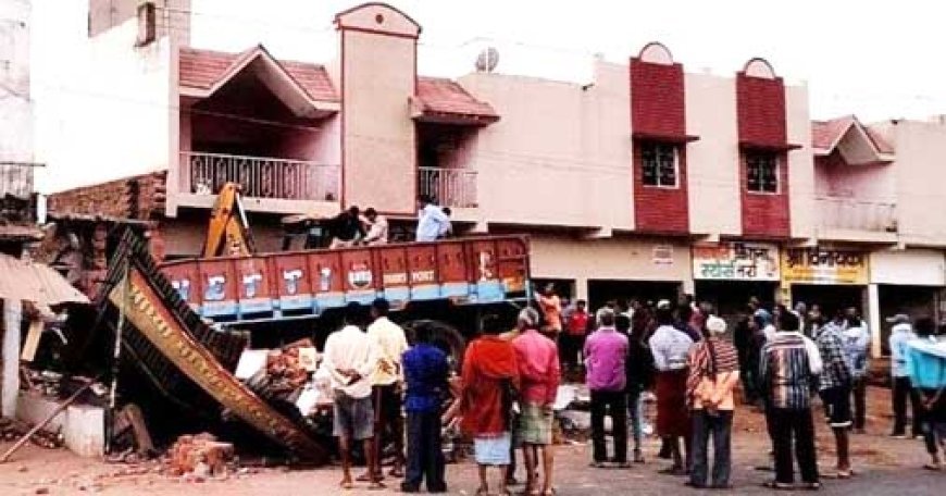 देर रात तेज रफ्तार ट्रक घर में घुसा…दो हादसे में 14 लोगों की मौत  