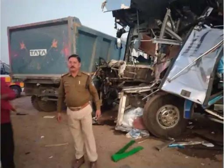 डंपर में घुसी बस; 12 घायल, 2 गंभीर:बनारस से बेंगलुरु लौट रही थी दर्शनार्थियों से भरी बस, रीवा में हादसा