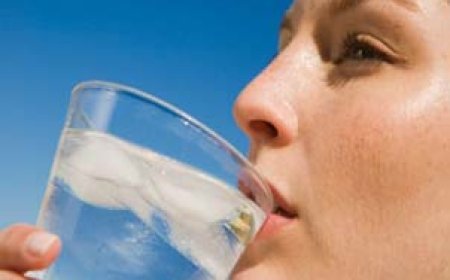 खूब पानी पीने से कंट्रोल हो सकती है डायबिटीज ! शुगर लेवल पर ऐसे होता है असर, जानकर रह जाएंगे हैरान