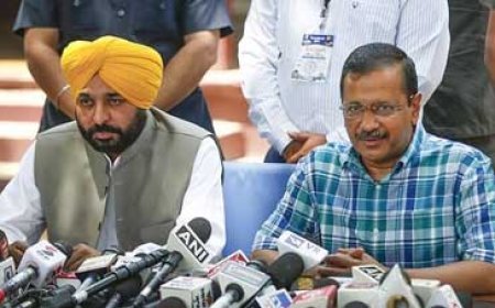 रायपुर पहुंचे केजरीवाल और भगवंत मान:मिशन 2023 को लेकर कार्यकर्ताओं को करेंगे संबोधित; भूपेश बघेल बोले- पिछले चुनाव में जमानत जब्त हुई थी