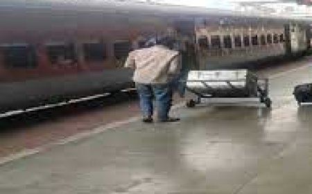 यात्री ट्रेनों का रूट बदला, पैसेंजर्स की परेशानी बढ़ी:दुर्ग-रायपुर-भाटापारा से आने-जाने वाले लोग होंगे परेशान; उसलापुर स्टेशन में जरूरी सुविधाएं भी नहीं