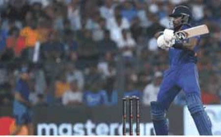 11 साल बाद वानखेड़े में वनडे जीता भारत:ऑस्ट्रेलिया को 5 विकेट से हराया; राहुल की फिफ्टी, जडेजा के साथ जोड़े नाबाद 108 रन