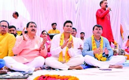 विधायक देवेंद्र यादव ने की घोषणा : बाबा बालक नाथ मंदिर में होगा डोमशेड का विस्तारीकरण और सौंदर्यीकरण