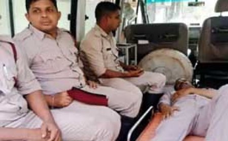 मॉकड्रिल के दौरान 20 फिट ऊंचाई से गिरा फायरमैन:BSP के अंदर बिना सुरक्षा उपाय हुई ट्रेनिंग, जिस पर गिरा वह सुरक्षाकर्मी भी घायल