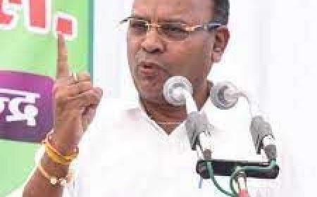 बेरोजगारी भत्ते पर सियासी खींचतान:अजय चंद्राकर बोले- देना है तो पंजीकृत 18 लाख युवाओं को भत्ता दें, कांग्रेस बोली- भाजपा डर गई