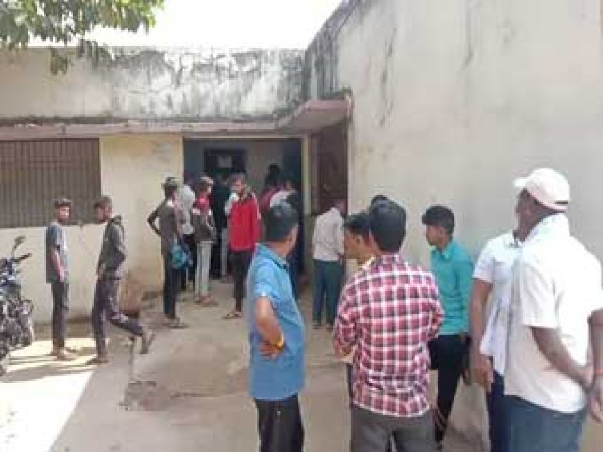 पिता ने नहीं दिया पैसे तो बेटे ने लगाई फांसी:होली में शराब पीने के लिए मांग रहा था 2 हजार रुपए, नहीं मिले तो दी जान