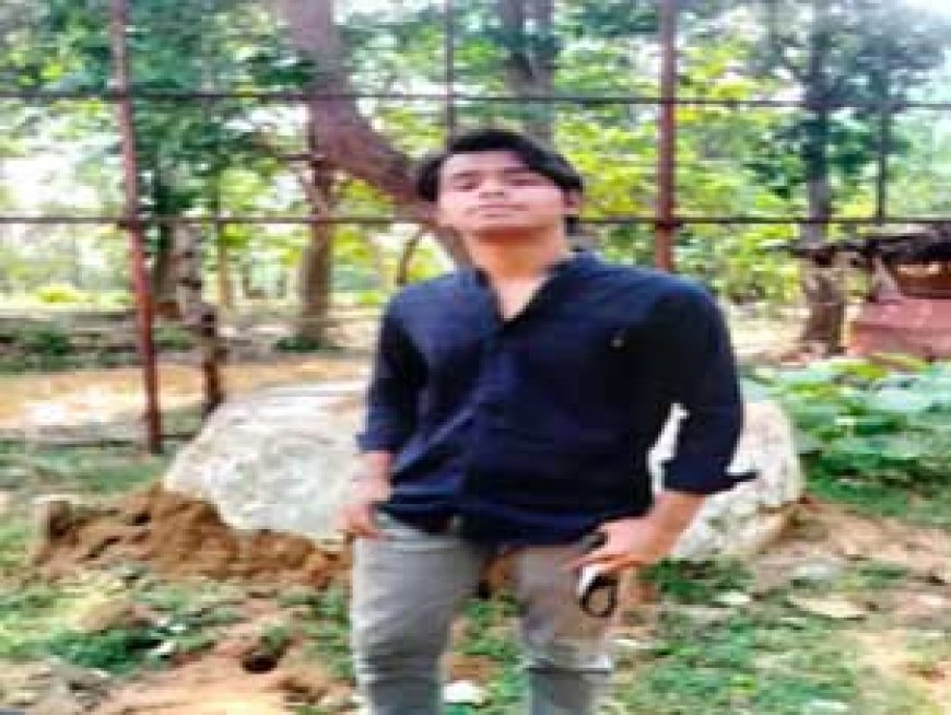 इंजीनियरिंग स्टूडेंट ने फांसी लगाकर की  खुदकुशी ....छात्र के पास से मिला सुसाइड नोट