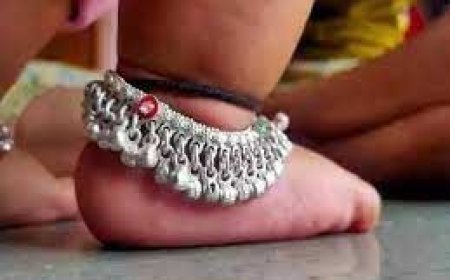 छोटे बच्चों को क्यों पहनाते हैं चांदी के गहने, ज्योतिष शास्त्र में बताए गए हैं कई लाभ, पायल-कड़े का खास महत्व
