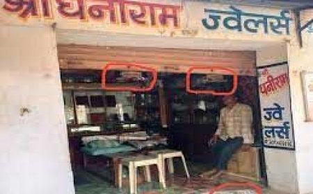 सीसीटीवी फुटेज से पकड़ाए ज्वेलरी शॉप में चोरी के आरोपी:बर्तन और ज्वेलरी की दुकान का शटर तोड़कर की थी लाखों की चोरी