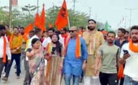 युवक की हत्या के विरोध में विहिप का छत्तीसगढ़ बंद:प्रदर्शनकारियों ने यात्री बस पर फेंके पत्थर, रायपुर के कई स्कूलों में छुट्‌टी; हेल्पलाइन नंबर जारी