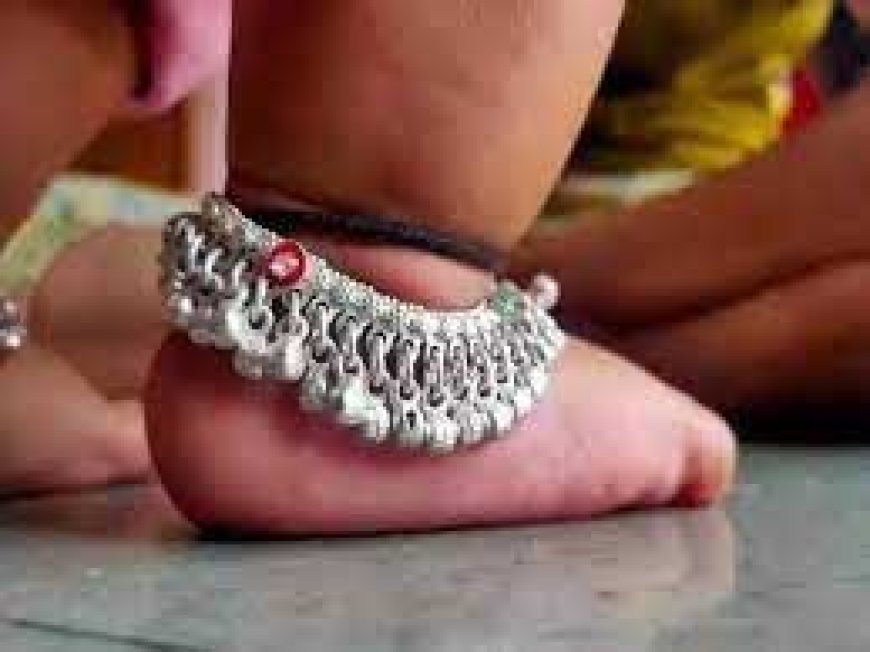 छोटे बच्चों को क्यों पहनाते हैं चांदी के गहने, ज्योतिष शास्त्र में बताए गए हैं कई लाभ, पायल-कड़े का खास महत्व