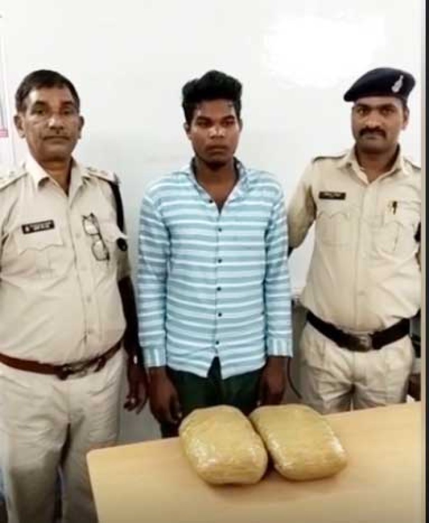 जेल से निकला तो गांजा बेचने लगा बदमाश:बैग में छिपाकर ग्राहक तलाश रहा था, पुलिस ने पकड़ा; एक और तस्कर को भी दबोचा गया