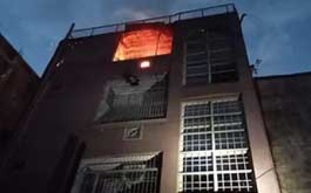 बिल्डिंग के चौथे माले में लगी आग, लाखों का नुकसान:कई घंटों की मशक्कत के बाद आग पर पाया गया काबू; कारण अज्ञात भिलाई22 मिनट पहले