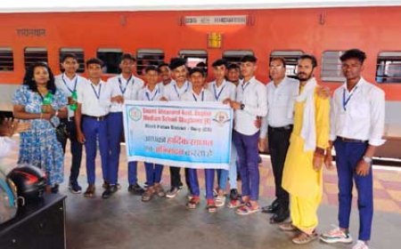 स्वामी आत्मानंद उत्कृष्ट अंग्रेजी विद्यालय घुघुवा के विद्यार्थी शैक्षणिक भ्रमण हेतु दिल्ली रवाना... दिल्ली में बच्चे वैचारिक शिविर में भाग लेंगे