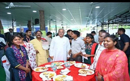 CM हाउस में पधारे पहुना: मुख्यमंत्री भूपेश ने चखाया देहाती बड़ा, कढ़ी भिंडी, लौकी चना और दाल का स्वाद