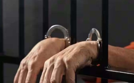 Surat Crime: दरिंदे ने अपनी ही बेटी को 25 बार चाकू से गोद डाला, मामूली सी बात पर ले ली जान, कैमरे में कैद हुई वारदात