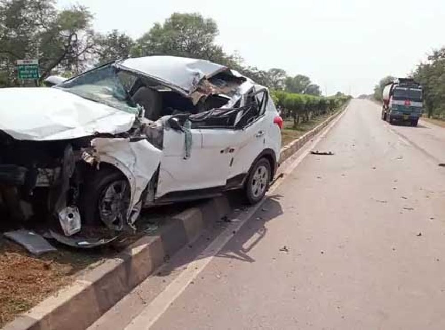 तेज रफ्तार क्रेटा की टक्कर से फटा ट्रक का टायर:दो बार पलटी एसयूवी के उड़े परखच्चे, दो लोग गंभीर रूप से घायल