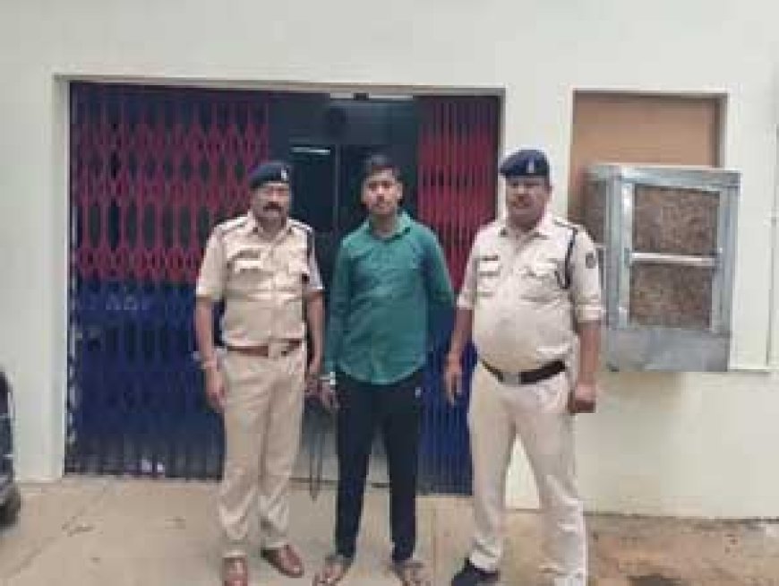 लूट का फरार आरोपी गिरफ्तार:ASI-हवलदार के बेटों ने मिलकर महिला से की थी लूट, सोने की चेन, टॉप्स, बाइक और मोबाइल जब्त