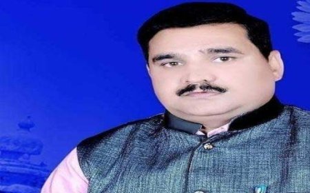 छत्तीसगढ़: सड़क हादसे में कांग्रेस नेता की मौत, कार ने सुरेश द्विवेदी की बाइक को मारी जोरदार टक्कर, आरोपी फरार