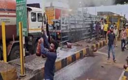 टोल-प्लाजा में कांग्रेसियों ने की तोड़फोड़, जमकर बवाल:स्थानीय लोगों से टोल टैक्स लेने पर हंगामा; रायपुर-नागपुर नेशनल हाईवे पर वाहनों की लंबी कतार