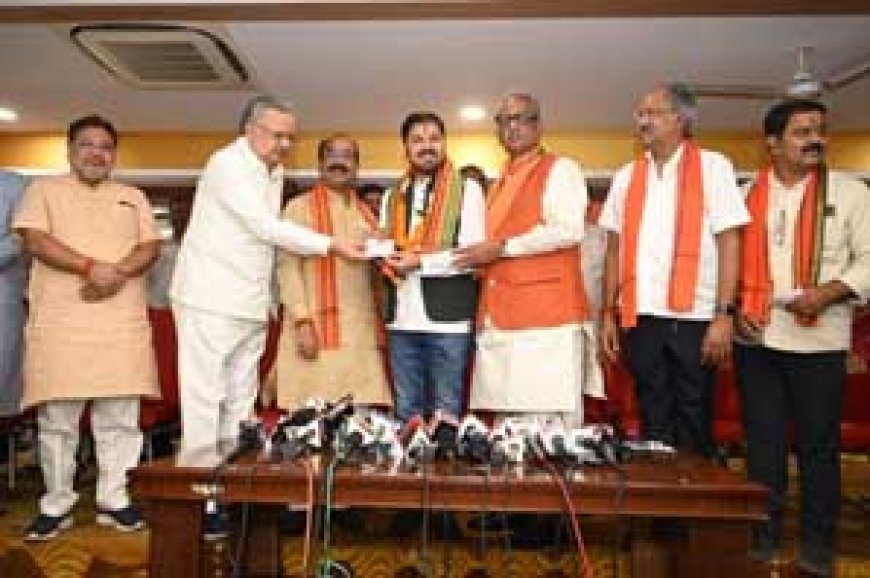 2 पद्मश्री, पूर्व आईएएस, राज्य अलंकरण से पुरस्कृत छग के 13 कलाकार और अंतरराष्ट्रीय ख्याति प्राप्त हस्तियों समेत सैकड़ों लोगों ने ली भाजपा की सदस्यता
