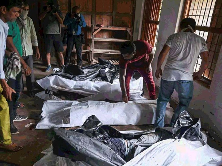 ओडिशा ट्रेन हादसा, लाशों के बीच पड़ा रहा जिंदा शख्स:लोगों ने मरा समझकर मुर्दाघर में रखा, होश आया तो हाथ हिलाकर बताया- जिंदा हूं