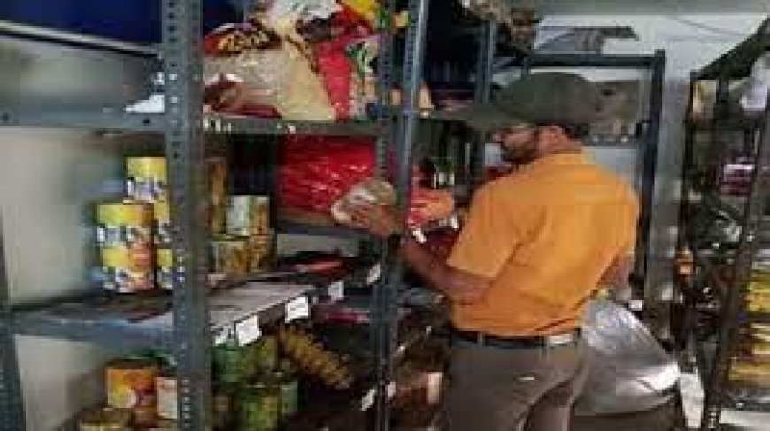 नामी होटल में फूड सेफ्टी विभाग की टीम ने मारा छापा, खाने में परोस रहे एक्सपायर माल
