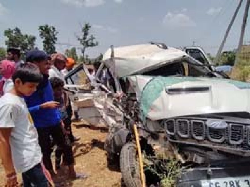 स्कार्पियो और बस में टक्कर, PCC सचिव और पति घायल:बिलासपुर-रायपुर नेशनल हाईवे में हुआ हादसा, ड्राइवर भी घायल,अपोलो हॉस्पिटल में भर्ती