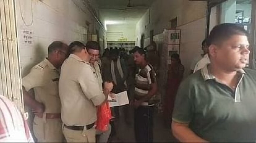 बहन से छेड़छाड़ करने से रोका तो ली जान: लड़कों ने धारदार हथियार से किया भाई पर हमला, लड़की को भी डंडों से पीटा