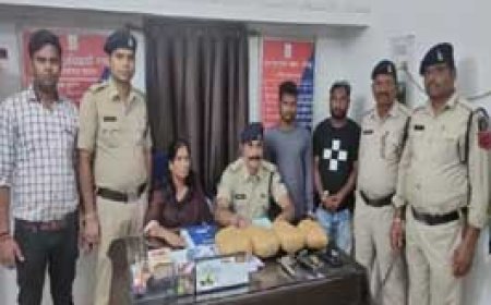 ट्रेन से गांजा तस्करी, 2 अरेस्ट, कट्‌टा, कारतूस भी जब्त:ओडिशा से लेकर आए थे माल; महिला ने किचन के अंदर छिपाया था गांजा, वह भी गिरफ्तार