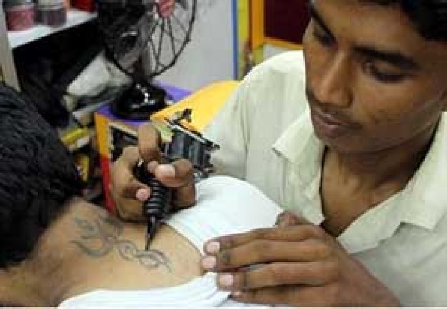 सावन में टैटू बनवाने का बढ़ जाता है क्रेज, जान लें 5 बड़े नुकसान भी, खुद करें बचाव वरना बिगड़ सकती है सेहत
