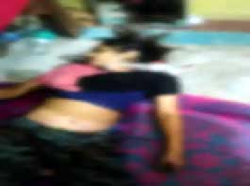 बंद कमरे में मिली ब्यूटीशियन की लाश:लिव इन में रह रही थी, हिरासत में बॉयफ्रेंड; पिता बोले-हत्या कर लटका दिया