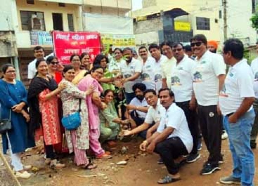 आर्टकॉम का अभियान " हर आँगन एक पेड़ " आज स्मृति नगर में