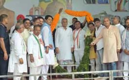 सियासत में पाला बदलने का खेल शुरू, CM के सामने 200 भाजपा कार्यकर्ताओं ने किया कांग्रेस प्रवेश, साव के सामने 1000 लोग पार्टी में शामिल