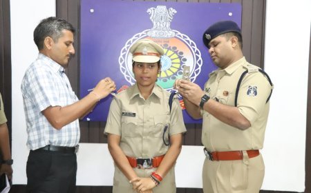 सूबेदार तृप्ति बनी आरआई, आईजी मीणा व एसपी शलभ सिन्हा ने तृप्ति को कंधे पर स्टार लगाकर किया पदोन्नत…
