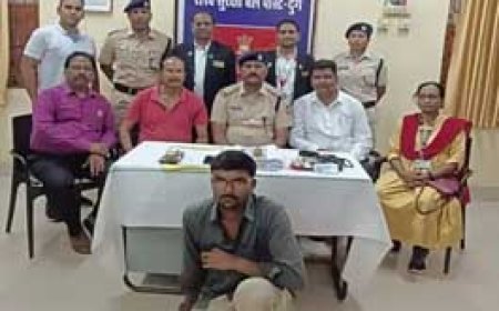 फर्जी TTE बन कर ट्रेन के अंदर वसूली कर रहा था,  शिकायत के बाद RPF ने दबोचा